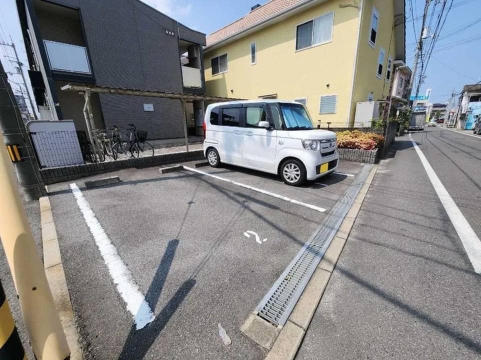 駐車場　駐車場