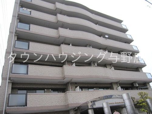 さいたま市北区日進町のマンションの建物外観