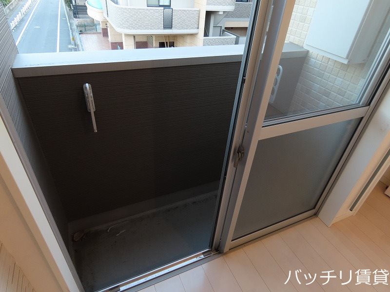 バルコニー　同型タイプの為、現状を優先いたします。