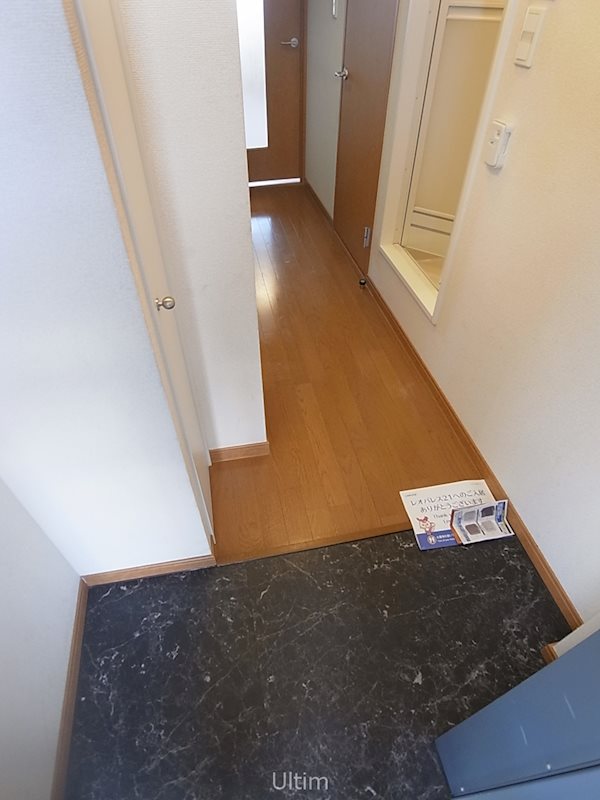玄関　※別のお部屋の写真です
