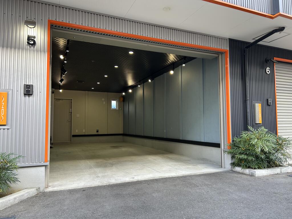 【Garage ANOAの玄関】