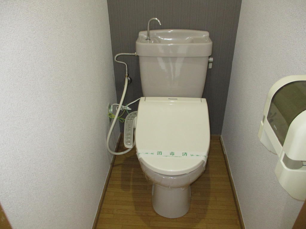 トイレ　温水洗浄便座付