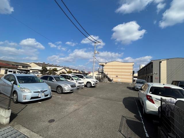 駐車場　エントランス