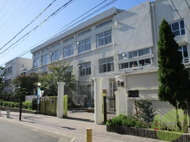 【神戸市兵庫区下沢通のマンションの中学校】