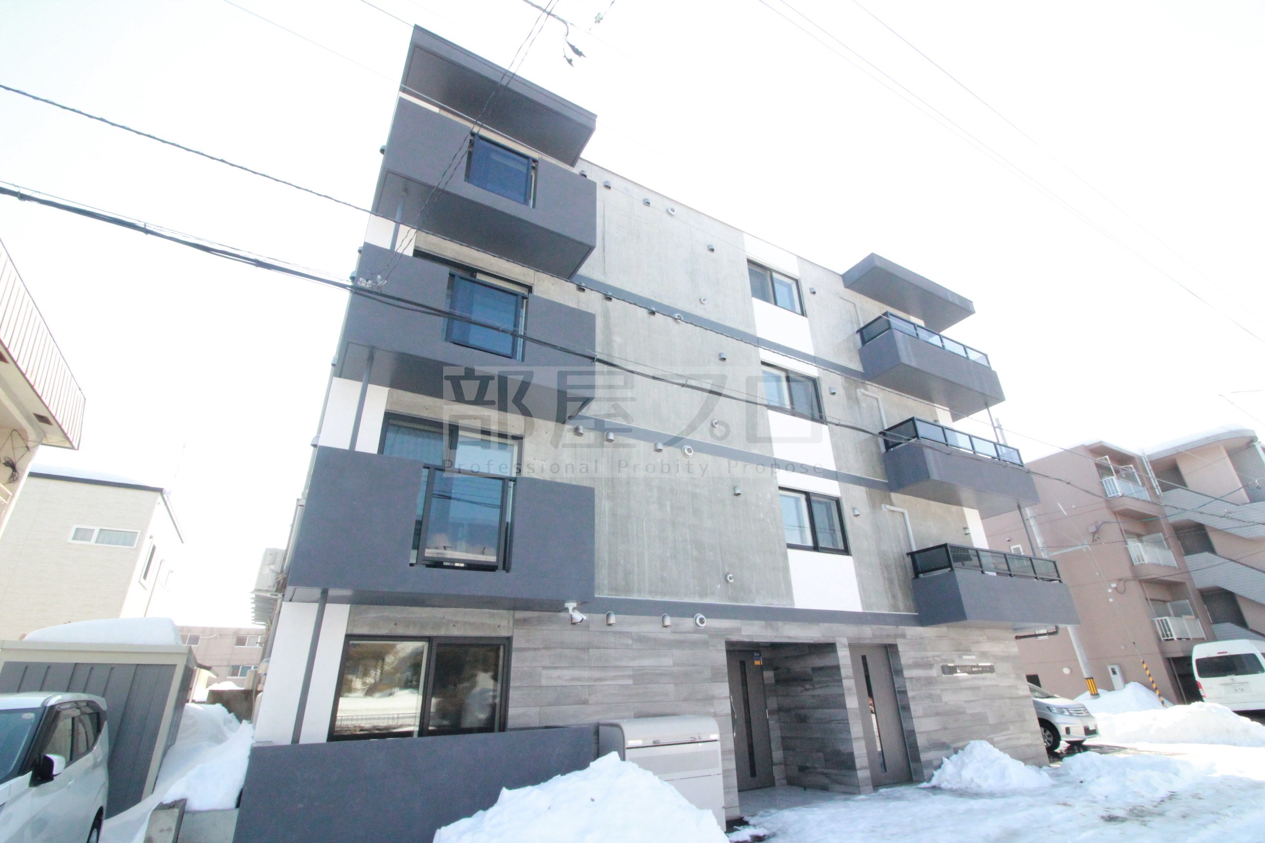 札幌市清田区清田二条のマンションの建物外観