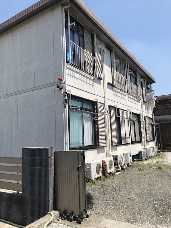 町田市三輪町のアパートの建物外観