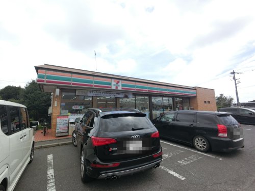 【成田市本三里塚のアパートのコンビニ】