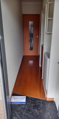 玄関　備品や設備仕様は号室等により異なります現地をご確認ください。