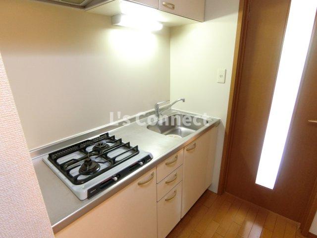 キッチン　２口ガスコンロのシステムキッチン。