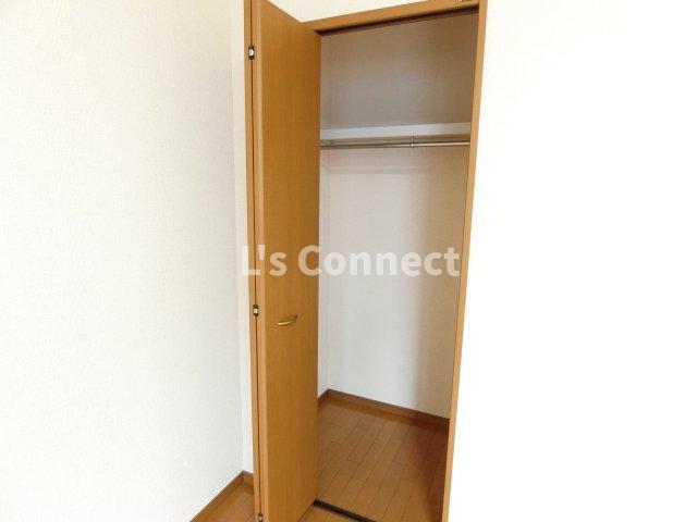 収納　クローゼットでお荷物もすっきり収納。