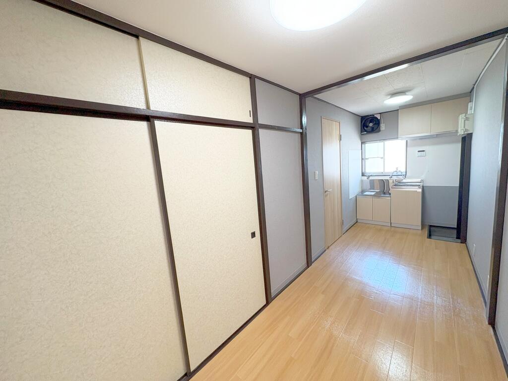 河野ビルの玄関写真
