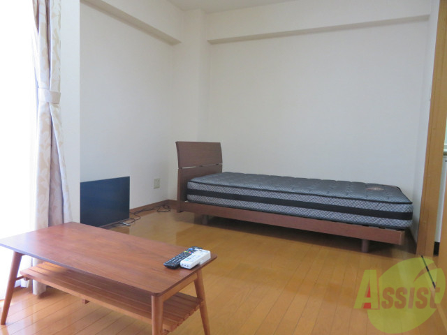 その他部屋・スペース　フローリングなので、ベッドも置けちゃいます。