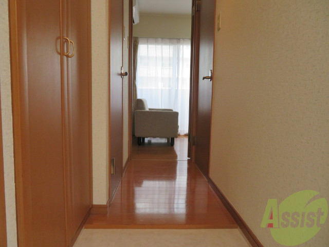 玄関　玄関からの様子を撮影してみました。動線になります。