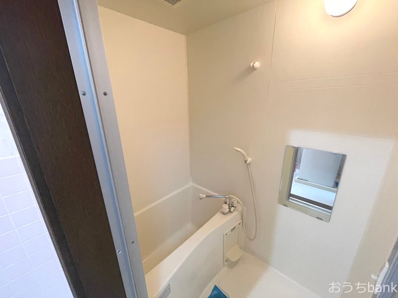 バス・シャワールーム　清潔感のあるお風呂で一日の疲れを癒しましょう。