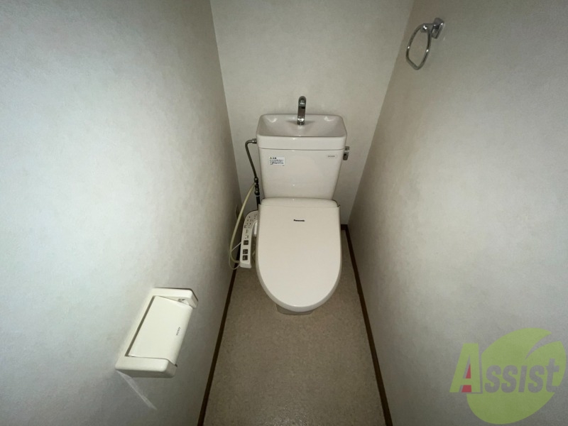 トイレ　トイレは、嬉しいウォシュレット付きです。
