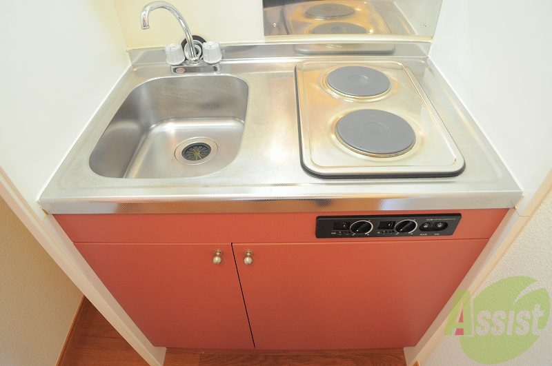 キッチン　安全性に配慮されたラジエントヒーター。