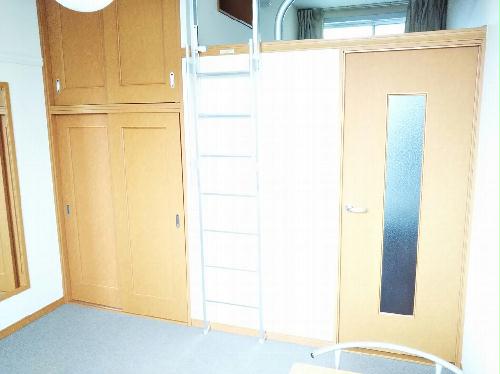 居室・リビング　同タイプの写真です。仕様が異なる場合があります。