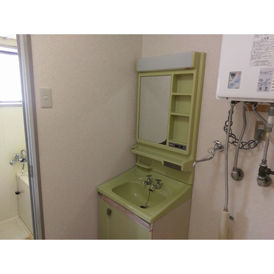 洗面設備　あると嬉しい洗面台付きです。
