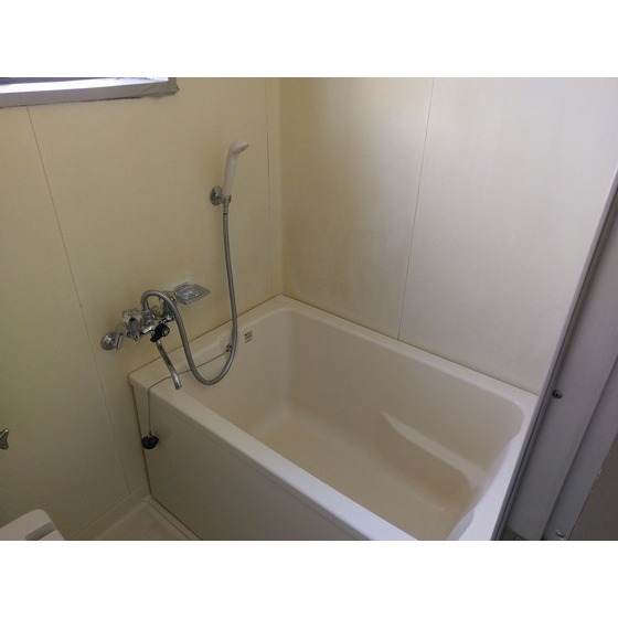 バス・シャワールーム　お風呂とトイレは同室になります。