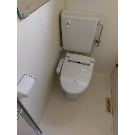 トイレ　ウォシュレット付きのトイレです。