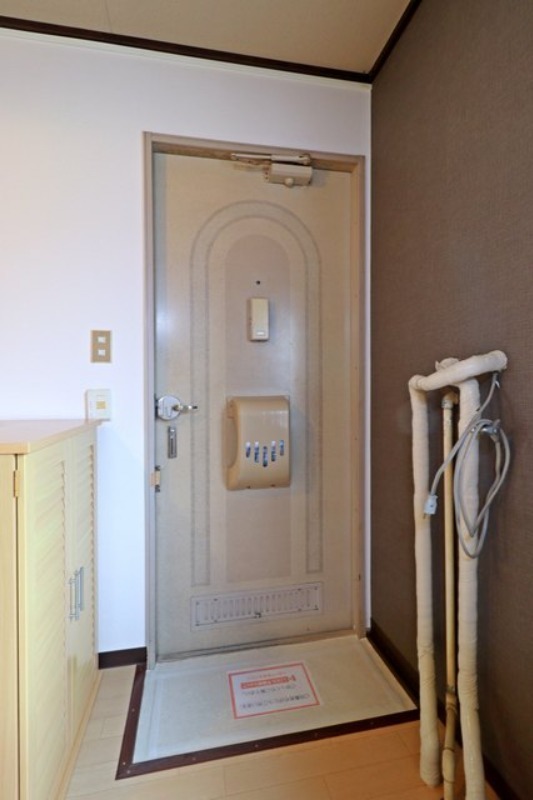 玄関　図面と現状に相違がある場合には現状を優先