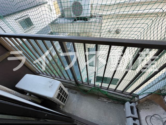 バルコニー　外からの目が気にならないバルコニーで洗濯物が干せます