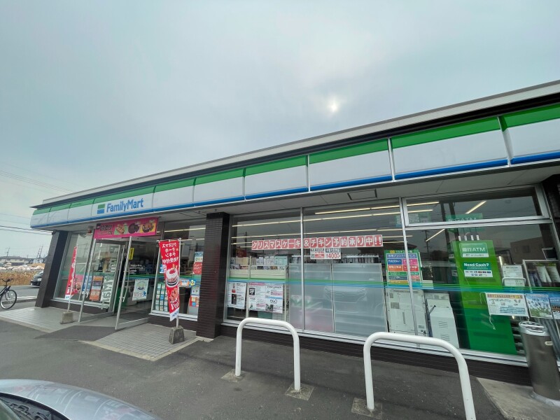 コンビニ　ファミリーマート　水玉ブリッジライン店（コンビニ）まで217m