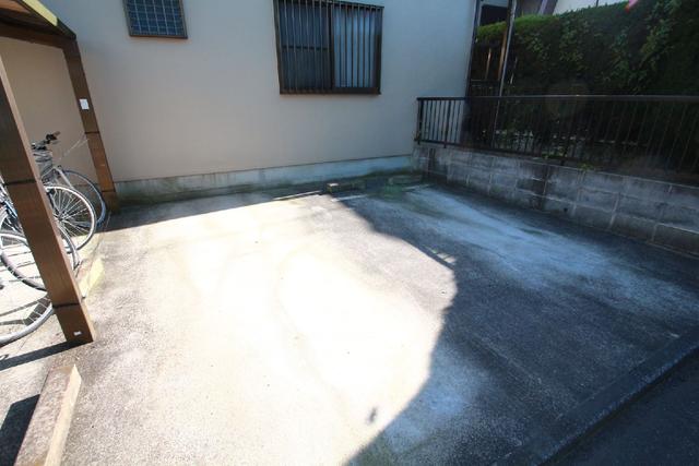 駐車場　駐車場