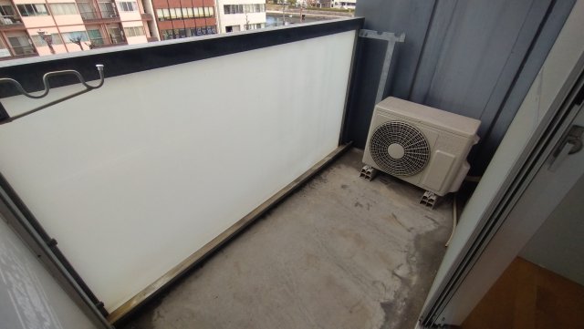 バルコニー　同物件別号室の写真です。