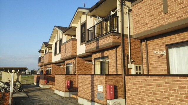 建物外観　落ち着いた雰囲気の外観です