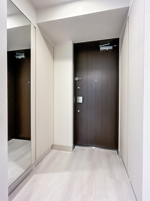 玄関　※写真は同タイプ住戸です。