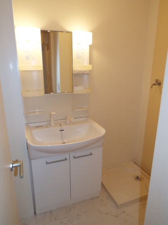 洗面設備　忙しい朝には欠かせない洗面所です