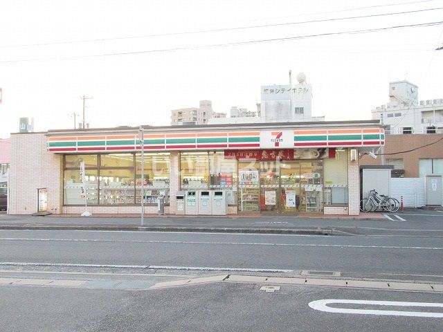 コンビニ　セブンイレブン南町3丁目店（コンビニ）まで1279m