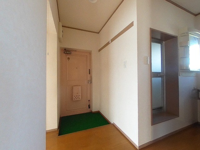 玄関　お問い合わせは、レーベンハウス上尾東店へ【048-776-5