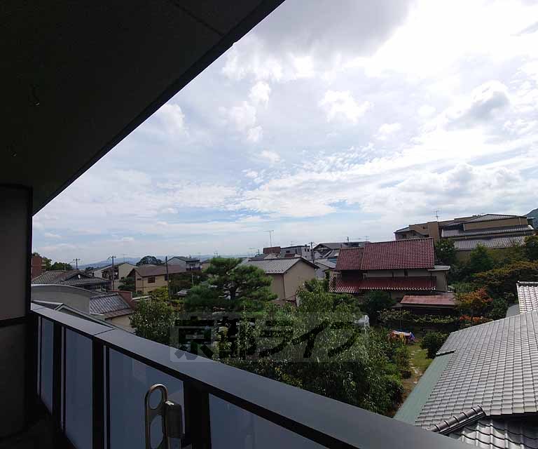 眺望　十分なスペース・日当たり・通風を確保したバルコニーです。