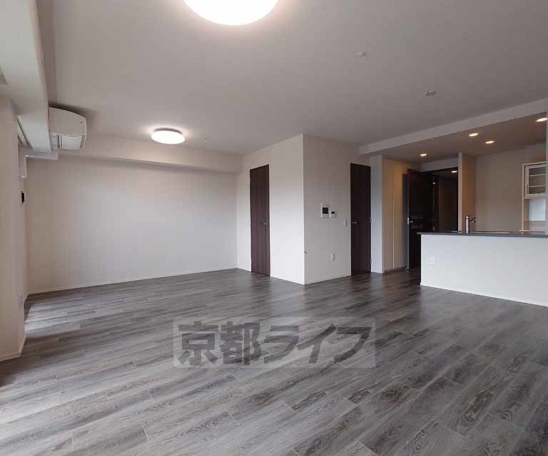 居室・リビング　ひろびろとした居室です。ゆったりくつろげますね。