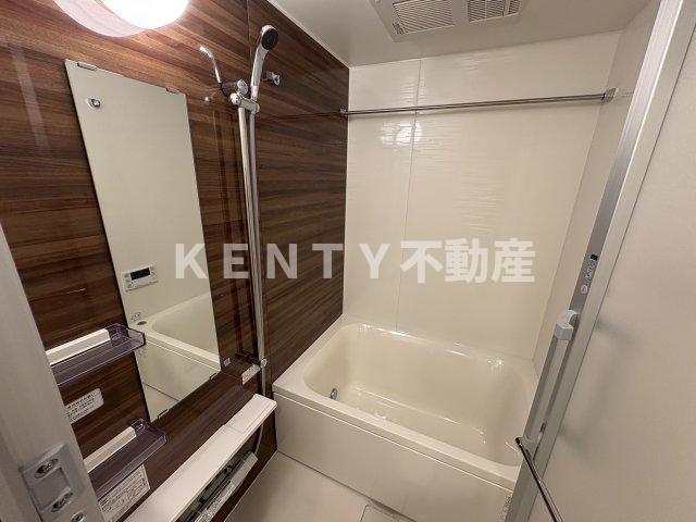 バス・シャワールーム　コンパクトで使いやすいお風呂です