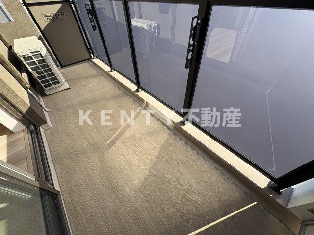 バルコニー　外からの目が気にならないバルコニーで洗濯物が干せます