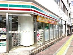 コンビニ　セブンイレブン 藤枝駅前店（コンビニ）まで132m