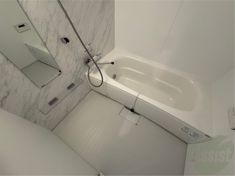 バス・シャワールーム　お風呂になります。一日の疲れを癒してくださいね。