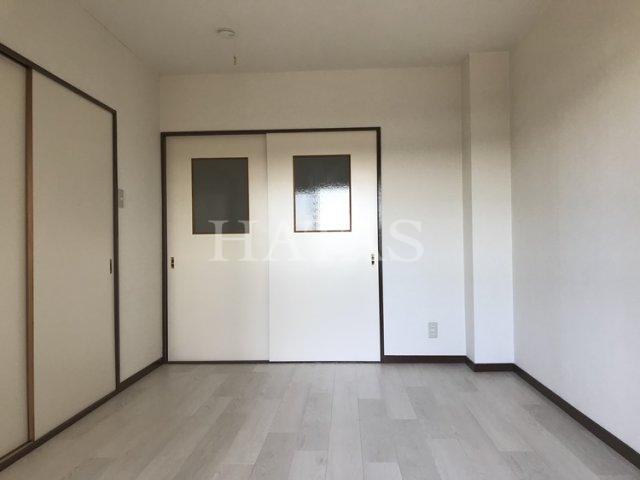 居室・リビング　同物件別部屋です。