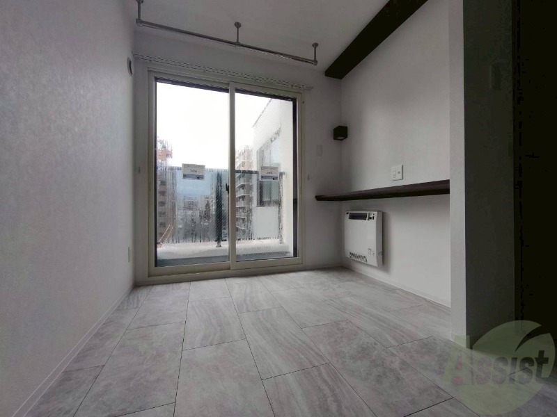 その他部屋・スペース　こちらのお部屋は光が差し込む、温かみのあるお部屋です。