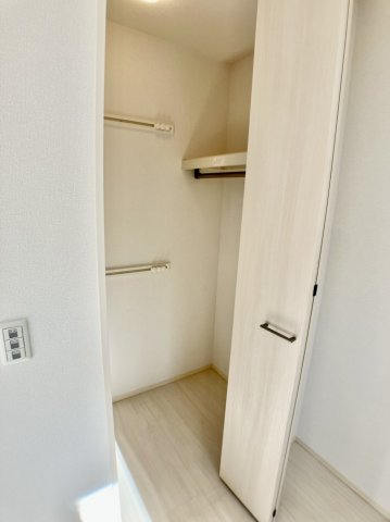 収納　写真は別の部屋のものです。