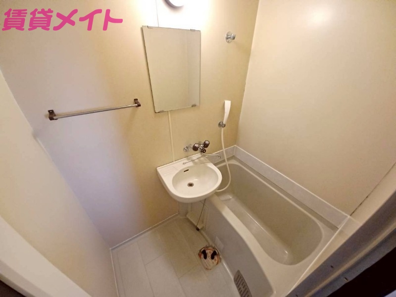 バス・シャワールーム　内見できます。