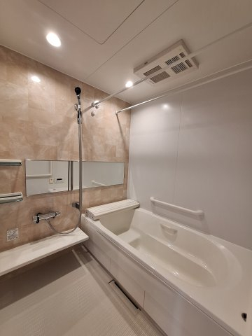 バス・シャワールーム　栓を閉めればボタン一つでオートバス