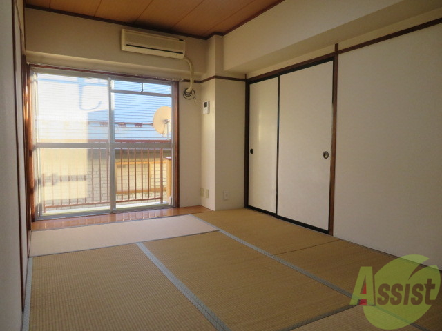 その他部屋・スペース　６．７帖の寝室です。シンプルで落ち着きのあるお部屋です