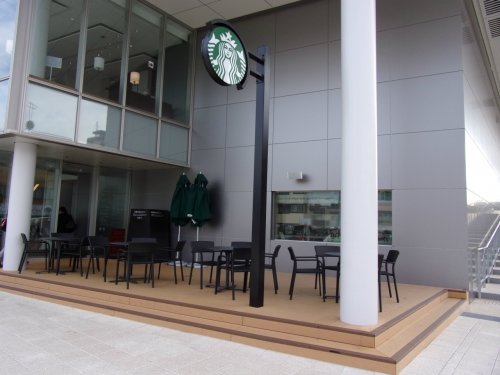 飲食店　スターバックス（飲食店）まで796m