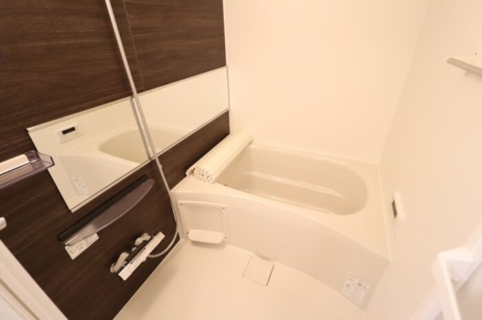 バス・シャワールーム　追い焚き給湯式浴室（浴室換気乾燥機付）