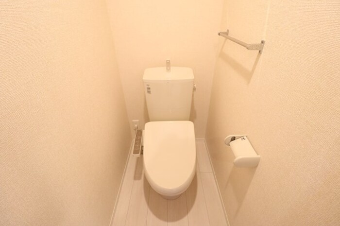 トイレ　温水洗浄暖房便座