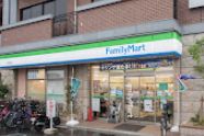 コンビニ　ファミリーマート JR鳳駅前店（コンビニ）まで330m